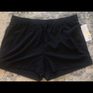 Z by Zella Take A Hike Shorts